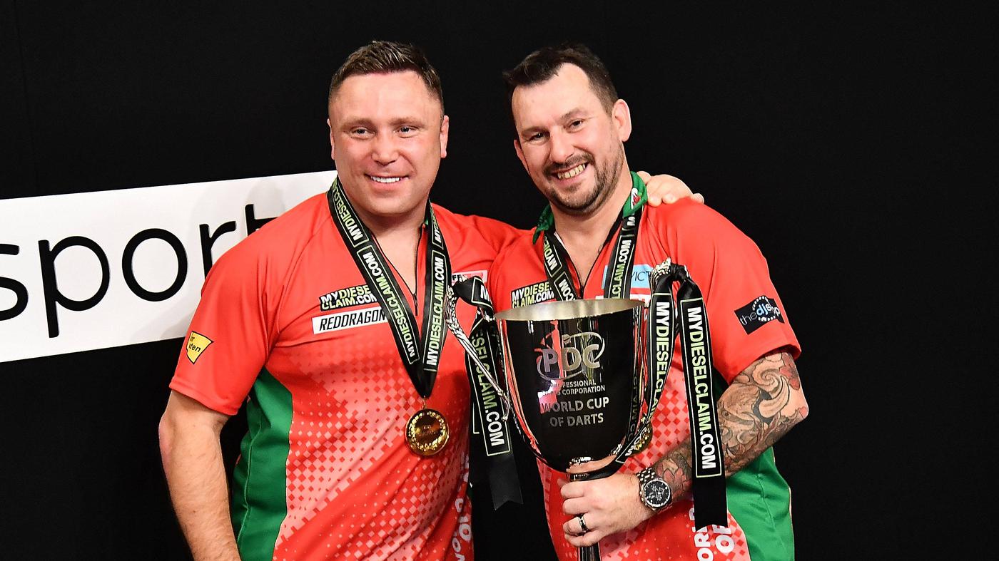 TeamWM im Darts Waliser Clayton und Price sind nach ihrem Triumph von