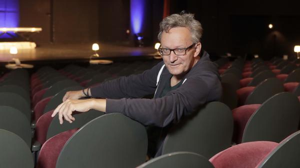 Frank Lüdecke in seinem Kabarett-Theater „Die Stachelschweine“. 