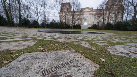 Denkmal für die im Nationalsozialismus ermordeten Sinti und Roma Europas im Tiergarten in Berlin, südlich des Reichstags. 