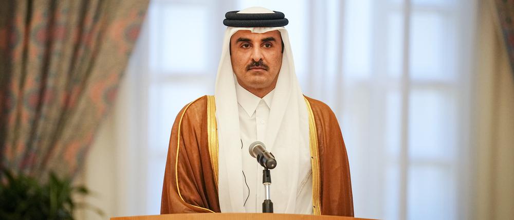 Der Emir von Katar, Tamim bin Hamad Al Thani, gibt nach ihrem Gespräch ein Pressestatement.