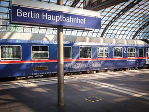 Ankunft des ÖBB-Nightjets aus Wien am Berliner Hauptbahnhof.