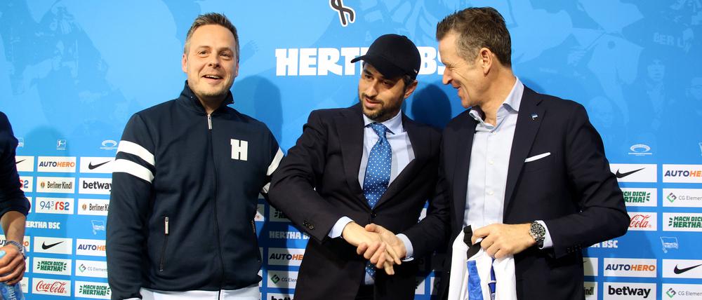 Auf gute Zusammenarbeit. Kay Bernstein, Joshua Wander und Tom Herrich (von links) wollen Hertha BSC nach vorne bringen. 