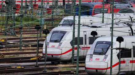 ICE-Züge der Deutschen Bahn (DB) in Hamburg. Im Bundestag wird schon länger über den Umgang mit Huawei diskutiert.