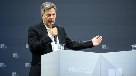 Robert Habeck (Bündnis 90/Die Grünen), Bundesminister für Wirtschaft und Klimaschutz, äußert sich beim Deutschen Arbeitgebertag.