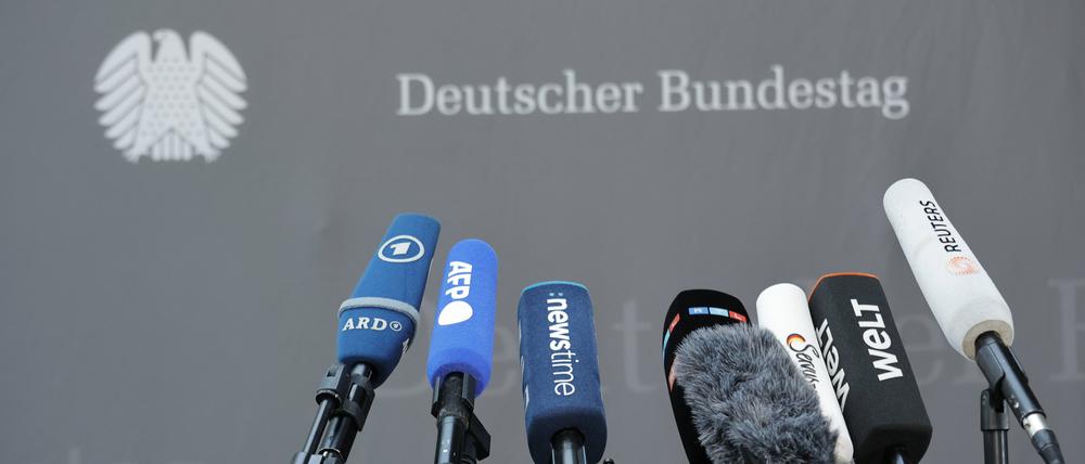 Mikrofone am Bundestag. 