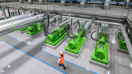 Deutschlands erstes zertifizierte Wasserstoffkraftwerk ging im Oktober in Leipzig in Betrieb. Zwei Gasturbinen mit jeweils 62,5 Megawatt elektrischer Leistung sind für die Verbrennung von Wasserstoff geeignet. 