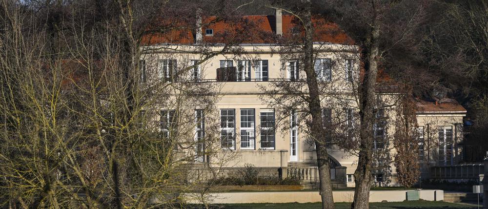 Blick auf ein Gästehaus in Potsdam, in dem AfD-Politiker nach einem Bericht des Medienhauses Correctiv im November an einem Treffen teilgenommen haben sollen. (Archivbild)
