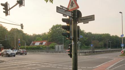 Die Kreuzung zwischen dem Kurt-Schumacher-Damm und dem Heckerdamm in Charlottenburg-Nord soll jahrelang gesperrt werden.