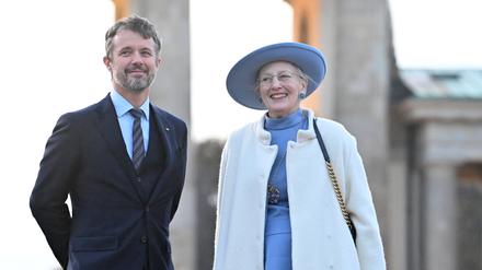 Mutter und Nachfolger: Margrethe und Kronprinz Frederik, ab Januar Dänemarks neuer König, beim Besuch am BrandenburgerTor 2021