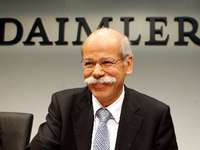 Daimler-Vorstandschef Dieter Zetsche war 2015 der bestbezahlte erste Mann der 30 größten im Deutschen Aktienindex Dax vertretenen Konzerne.