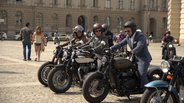 Im feinen Zwirn. Über 300 Menschen wollen am Sonntag am „Distinguished Gentleman’s Ride“ in Berlin teilnehmen.
