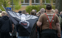 Teilnehmer eines Aufmarsches der rechtsextremen Gruppierung "Der dritte Weg".