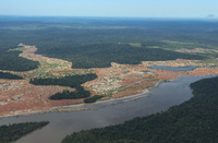 Gerodete Waldflächen am Rande des Juruena-Nationalpark im Amazonas-Regenwald in Brasilien.