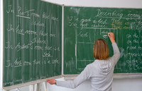 Staatsanwaltschaft In Berlin Eingeschaltet Geschenk Für Lehrer Ermittlungen Gegen Eltern