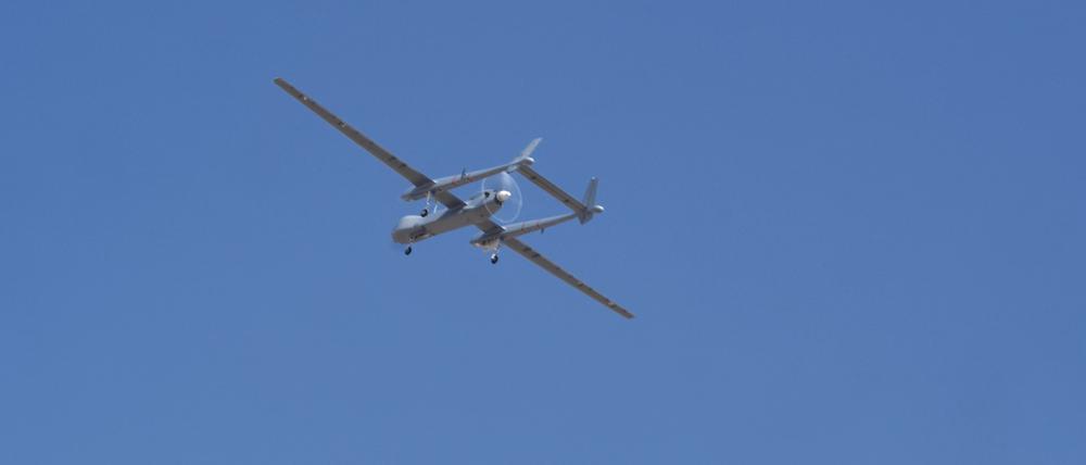 Fünf dieser vom Unternehmen Israeli Aerospace Industries entwickelten Drohnen des Typs Heron TP nimmt die Luftwaffe jetzt in Betrieb.