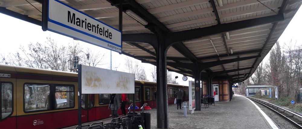 Berlin, S-Bahn, S-Bahnhof Marienfelde der in Zukunft verändert bzw. umgebaut werden soll. Foto: Robert Burda (Praktikant)