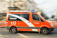 Ein Rettungswagen der Feuerwehr in Berlin (Symbolbild).