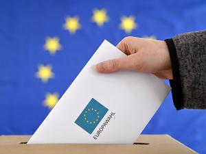 Erstmals dürfen bei der Europawahl auch Jugendliche ab 16 Jahren ihre Stimme abgeben.