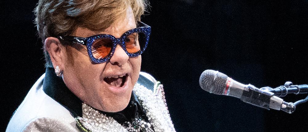 Auf Farewell Yellow Brick Road Tour. Elton John, 76, hier bei seinem Konzert in München.