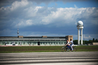 Beliebtes Freizeitziel: Das Tempelhofer Feld vor dem früheren Airport.