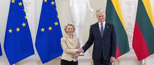 Der litauische Präsident Gitanas Nauseda und die Präsidentin der Europäischen Kommission Ursula von der Leyen im Mai 2024 in Vilnius.