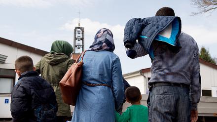 Syrische Flüchtlinge kommen in das Grenzdurchgangslager Friedland im Landkreis Göttingen (Niedersachsen). 2023 wurden 130.000 Visa zum Familiennachzug erteilt