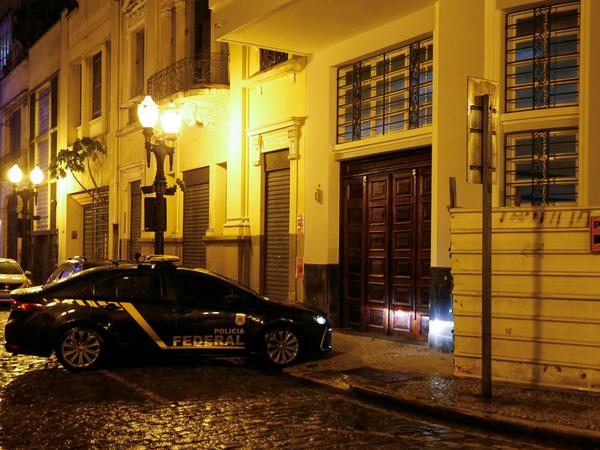 Die Polizei in Santos hat Robinho nun in Brasilien verhaftet. 