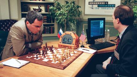 Schachweltmeister Garri Kasparow gegen Supercomputer „Deep Blue“.