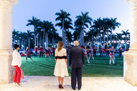 Der Präsident und Ehefrau Melinda im Trump International Golf Club in Florida.