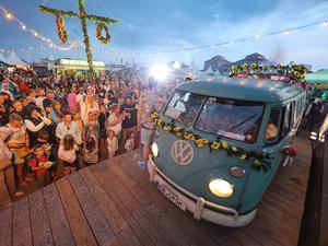 Beim Midsummer Bulli Festival dreht sich alles um den VW-Klassiker.