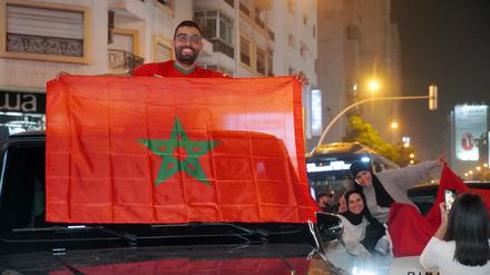 Fans in Casablanca feiern Den WM-Erfolg gegen Spanien.