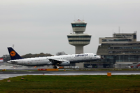 Die Lufthansa will in Berlin-Tegel nur zu Kurz- und Mittelstreckenflügen abheben.