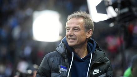 Jetzt kann er wieder grinsen. Jürgen Klinsmann hat einen neuen Job.