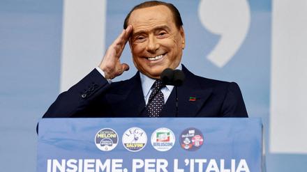 Silvio Berlusconi bei einem Wahlkampfauftritt 2022 in Rom. 