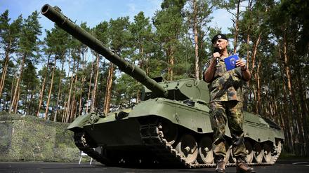 Zehn Leopard-1-Panzer wollte Deutschland jetzt schicken.