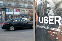 Weltweit ist Uber inzwischen als Fahrdienst-Vermittler am Start - wie hier in Paris.