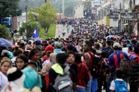 Tausende Flüchtlinge auf ihrem Marsch in Richtung USA, hier in Santa Rosa de Copan in Honduras.