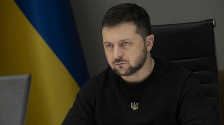 Der ukrainische Präsident Selenskyj hat mehrere Funktionsträger in seinem Staatsapparat entlassen.