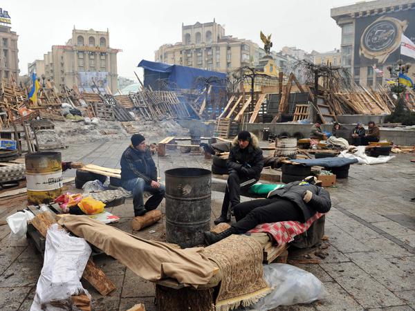 Barrikaden von Protestierenden auf dem Maidan im Dezember 2013.