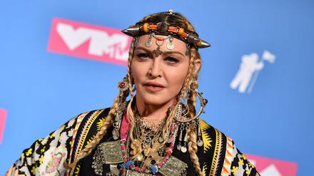 Madonna präsentiert sich bei dem MTV Music Awards.