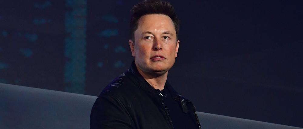 (FILES) In this file photo taken on November 21, 2019 Tesla co-founder and CEO Elon Musk introduces the newly unveiled all-electric battery-powered Tesla Cybertruck at Tesla Design Center in Hawthorne, California. - Elon Musk took control of Twitter and fired its top executives, US media reported late October 27, 2022, in a deal that puts one of the top platforms for global discourse in the hands of the world's richest man. Musk sacked chief executive Parag Agrawal, as well as the company's chief financial officer and its head of legal policy, trust and safety, the Washington Post and CNBC reported citing unnamed sources. (Photo by Frederic J. BROWN / AFP)