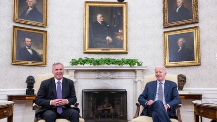 US-Präsident Joe Biden trifft sich mit dem Sprecher des US-Repräsentantenhauses, Kevin McCarthy.