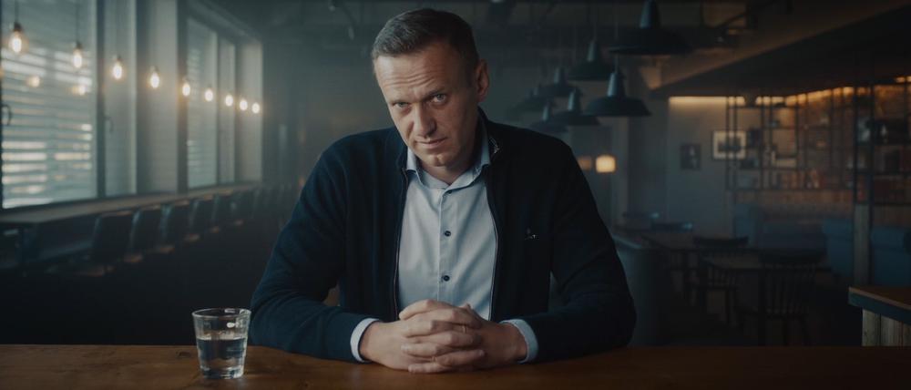 Der russische Oppositionelle Alexej Nawalny in einer Szene des Dokumentarfilms „Nawalny“. 
