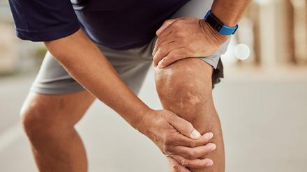 Eine der häufigsten Verletzungen, die beim Lauftraining auftritt, ist das sogenannte Läuferknie.