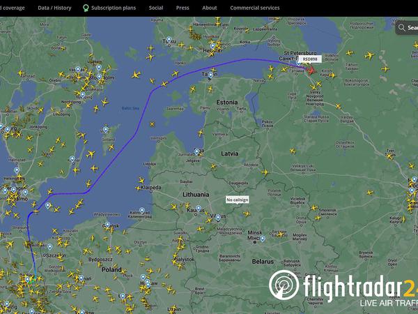 Der Screenshot von Flightradar24 zeigt den Weg einer Iljuschin Il 96-300 von Berlin nach Moskau. 