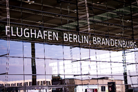Der Flughafen Berlin Brandenburg in Schönefeld. Eine Geisterstadt.