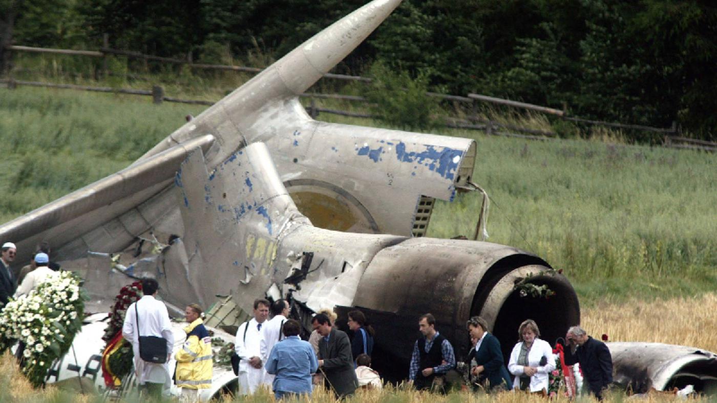 30 июля 2002. Трагедия 2002 над Боденским озером. 1 Июля 2002 авиакатастрофа. Катастрофа над Боденским озером.