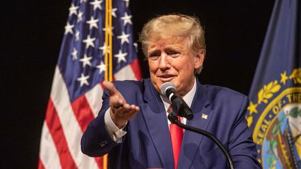 Der ehemalige US-Präsident Donald Trump erögffnet seine Wahlkampagne am 28. Januar 2023 in Salem, New Hampshire. 