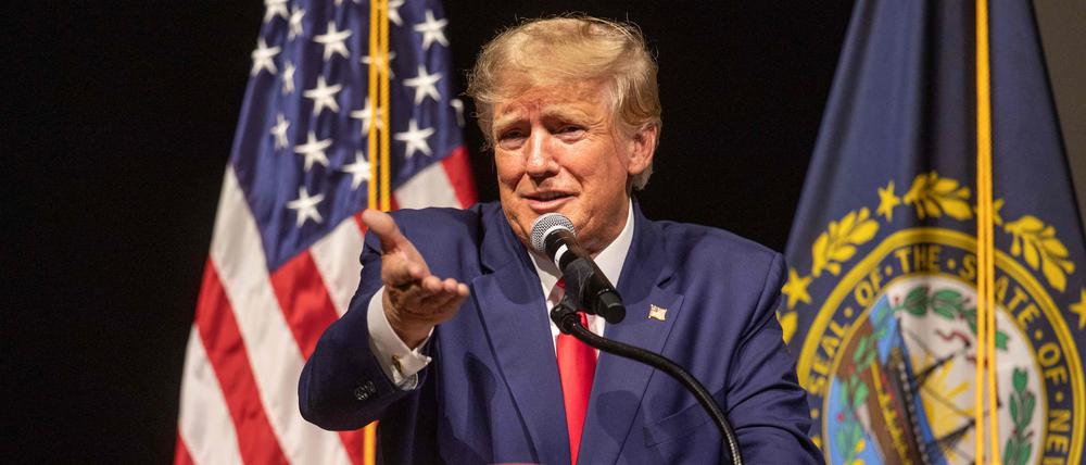 Der ehemalige US-Präsident Donald Trump erögffnet seine Wahlkampagne am 28. Januar 2023 in Salem, New Hampshire. 