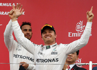 Nico Rosberg (r.) und Lewis Hamilton.